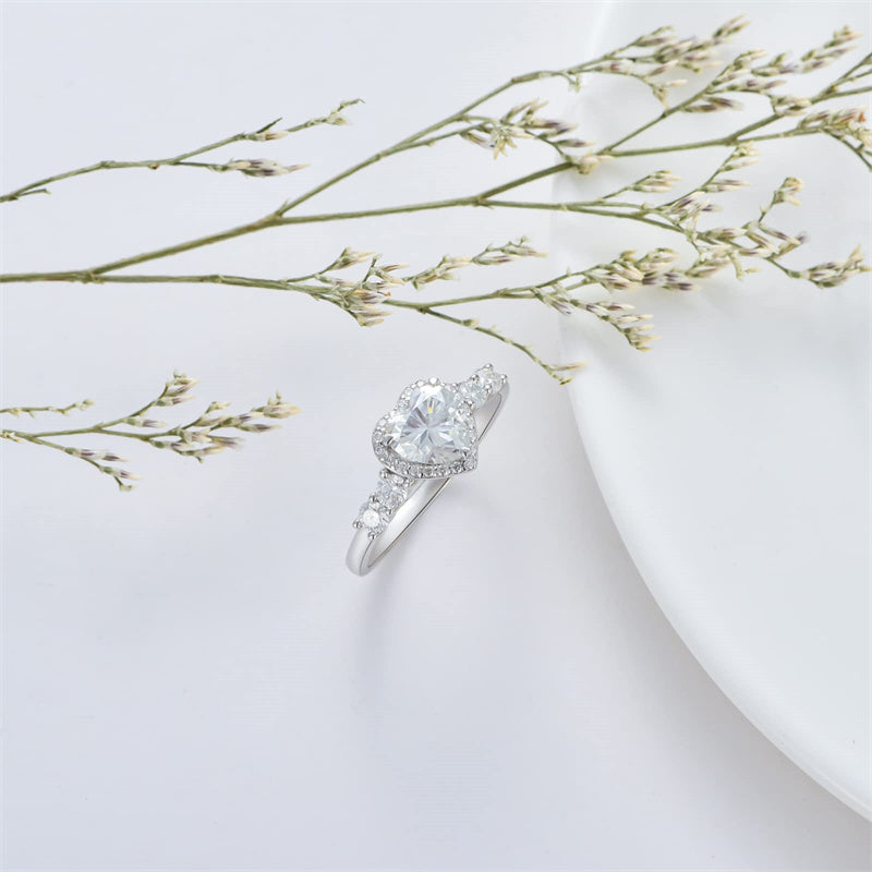 10K Gold 14K Gold 18K Gold  Heart-Cut Moissanite Halo Engagement Rings