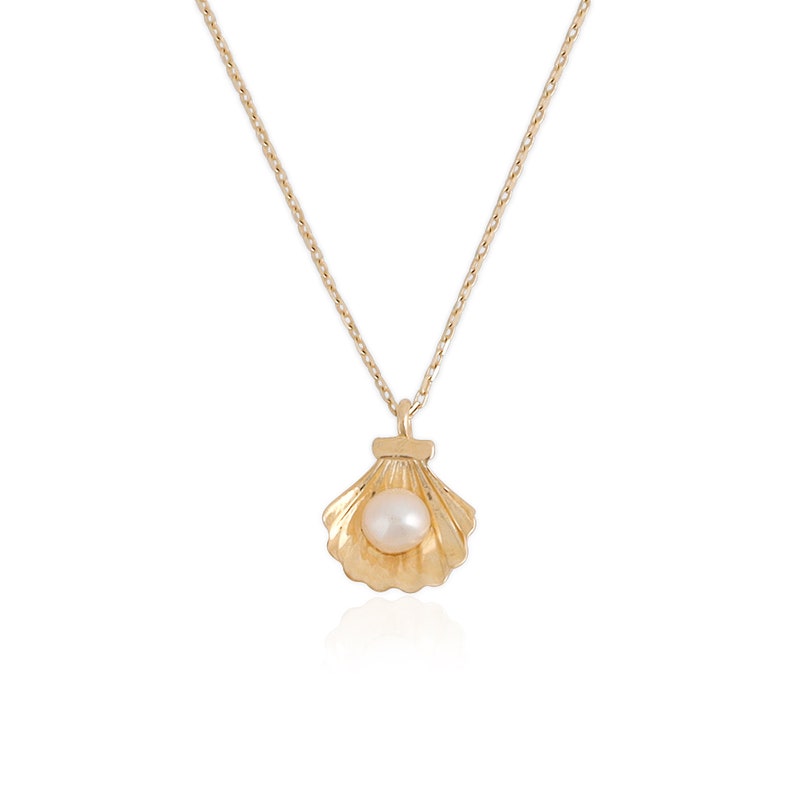14K Gold Pearl SeaShell Pendant Necklace