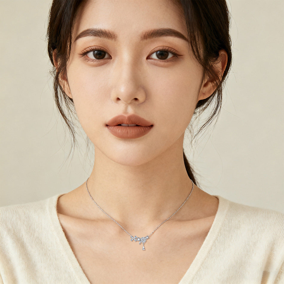 925 Sterling Silver Elegant Floral Zircon Necklace With Delicate Chain And Teardrop Pendant