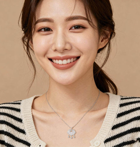 925 Sterling Silver Elegant Silver Zircon-studded Initial Q Pendant Necklace