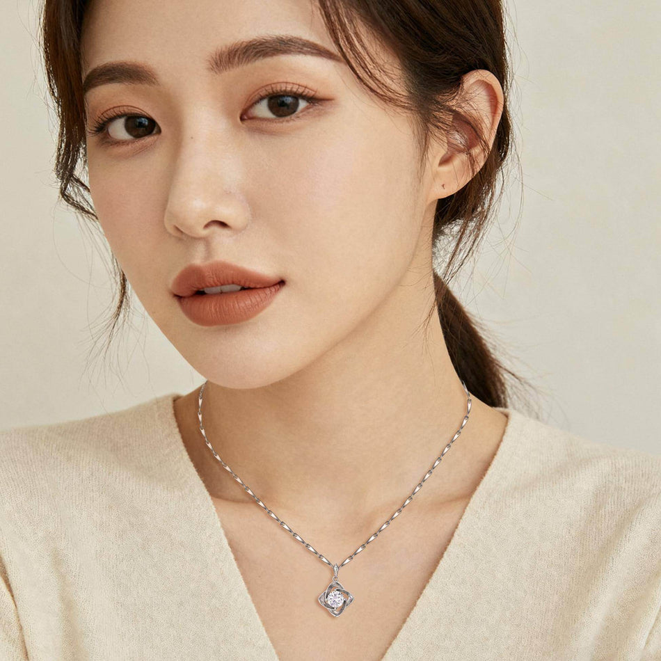 925 Sterling Silver Elegant Silver Zircon-studded Initial Q Pendant Necklace