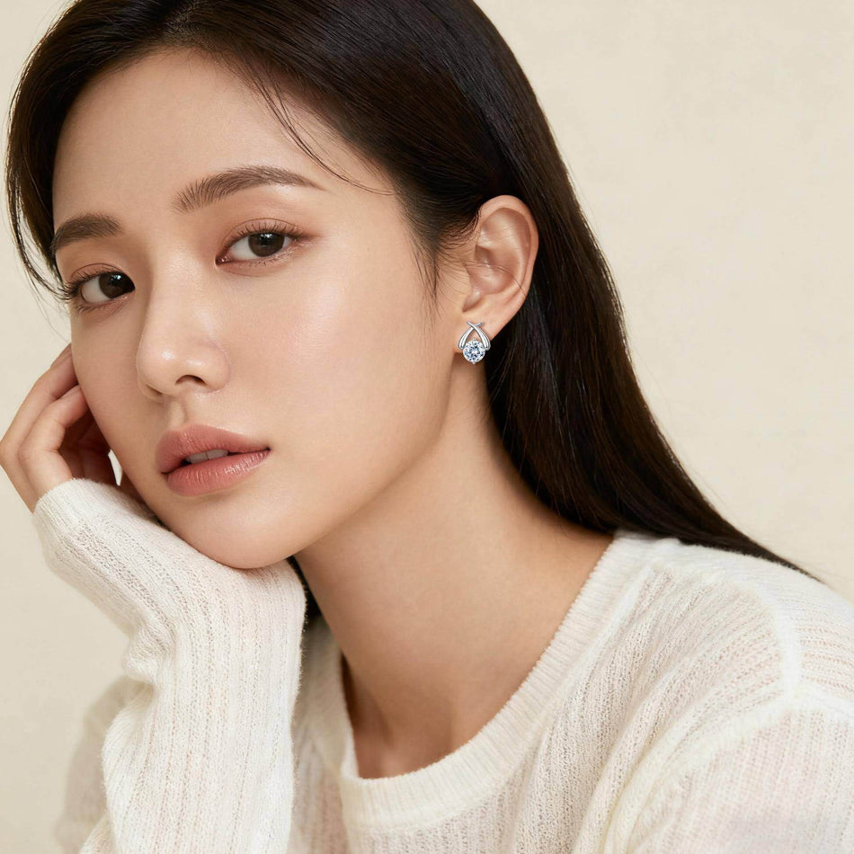 925 Sterling Silver Elegant Crossed Prong Moissanite Stud Earrings In Plated with White Gold/silver Setting