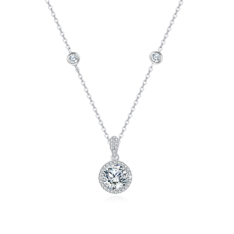 925 Sterling Silver Elegant Round Zircon Halo Pendant Necklace With Chain Accents