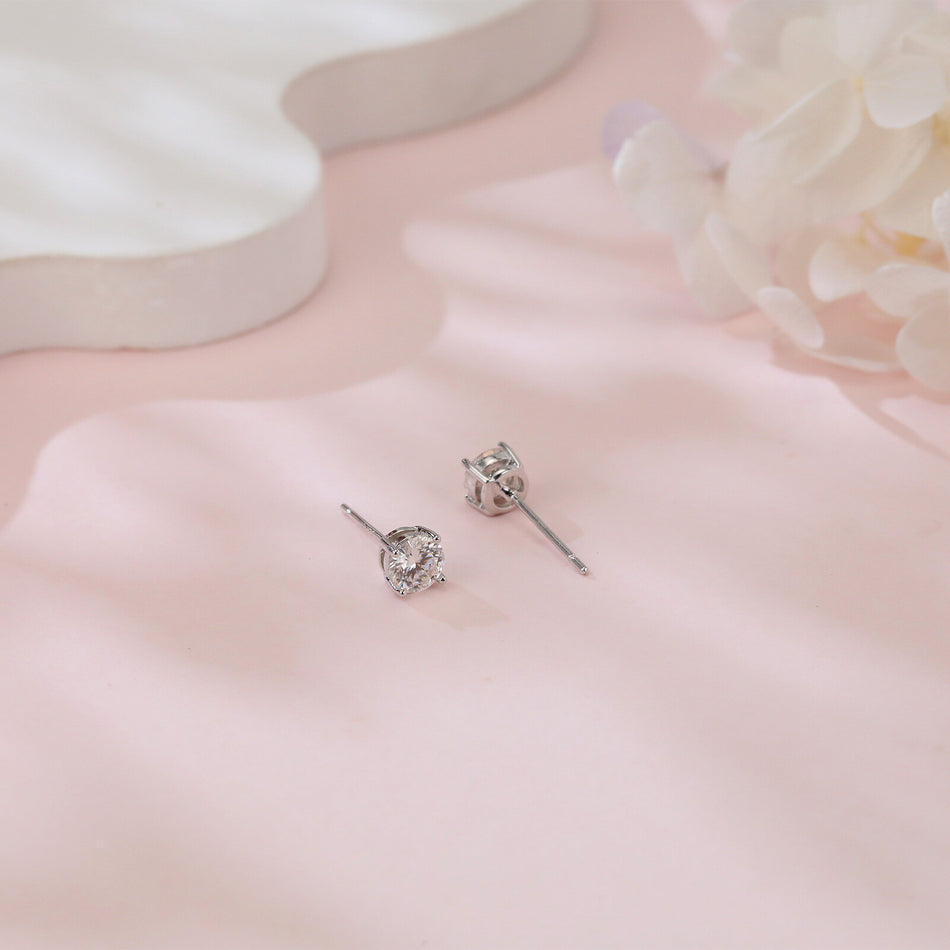925 Sterling Silver Elegant Brilliance: Classic Round Cut Moissanites In Four-prong Setting