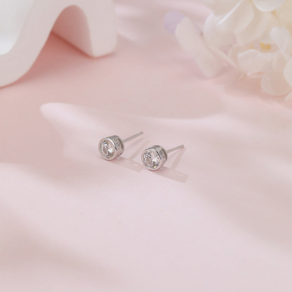 925 Sterling Silver Elegant Moissanite Stud Earrings In Platinum Setting