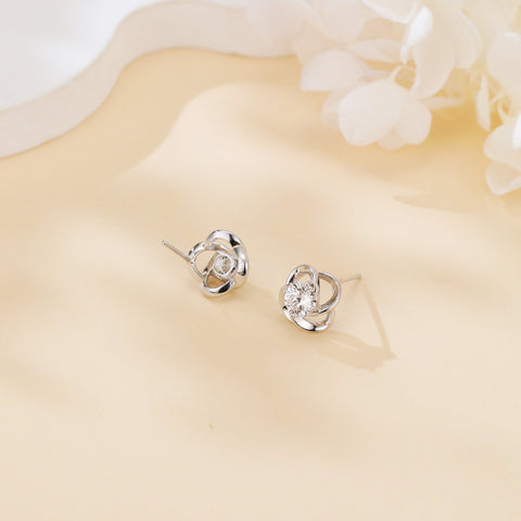 925 Sterling Silver Elegant Floral Moissanite Stud Earrings In Sterling Silver