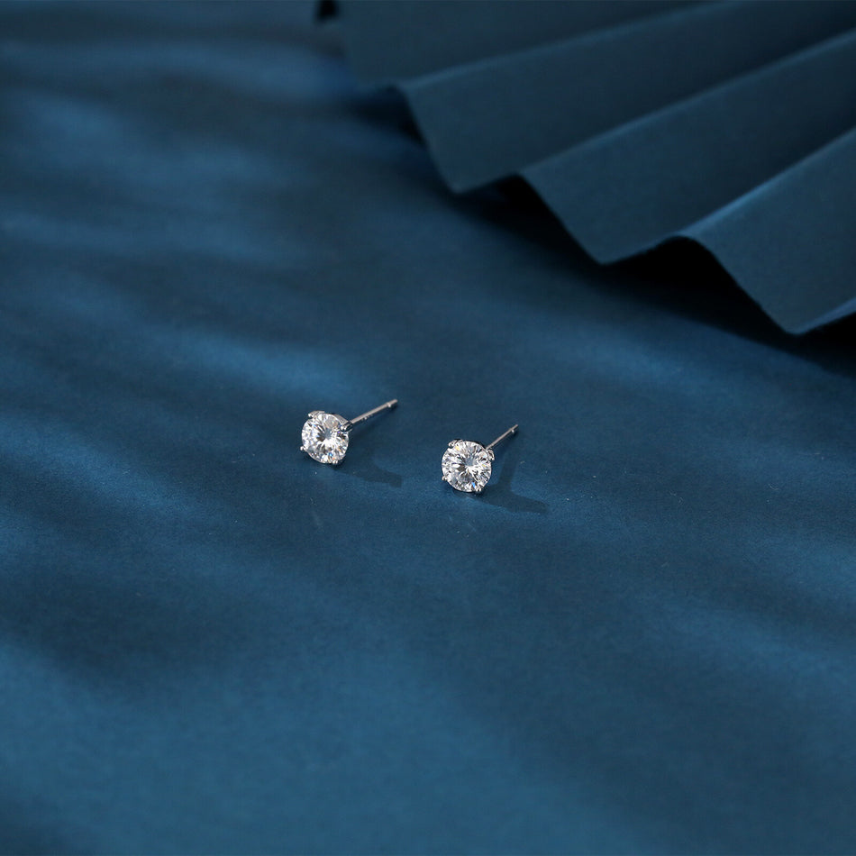 925 Sterling Silver Elegant Round Brilliant Cut Moissanite Stud Earrings With Four-prong Setting