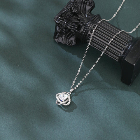 925 Sterling Silver Elegant Silver Interlocking Circles Zircon Pendant Necklace – Timeless Luxury Jewelry