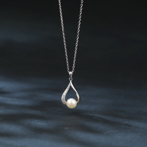 925 Sterling Silver Elegant Pearl & Zircon Teardrop Pendant Necklace In Sterling Silver