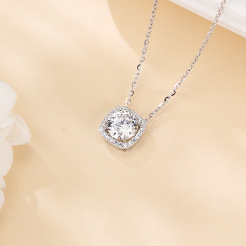 925 Sterling Silver Elegant Solitaire Moissanite Necklace With Halo Setting