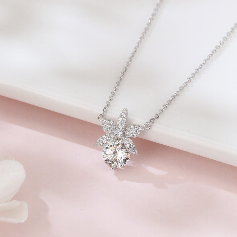 925 Sterling Silver Elegant Silver Flower Necklace With Moissanite Accent: Timeless Beauty For Any Occasion