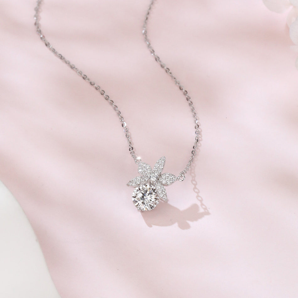 925 Sterling Silver Elegant Silver Flower Necklace With Moissanite Accent: Timeless Beauty For Any Occasion