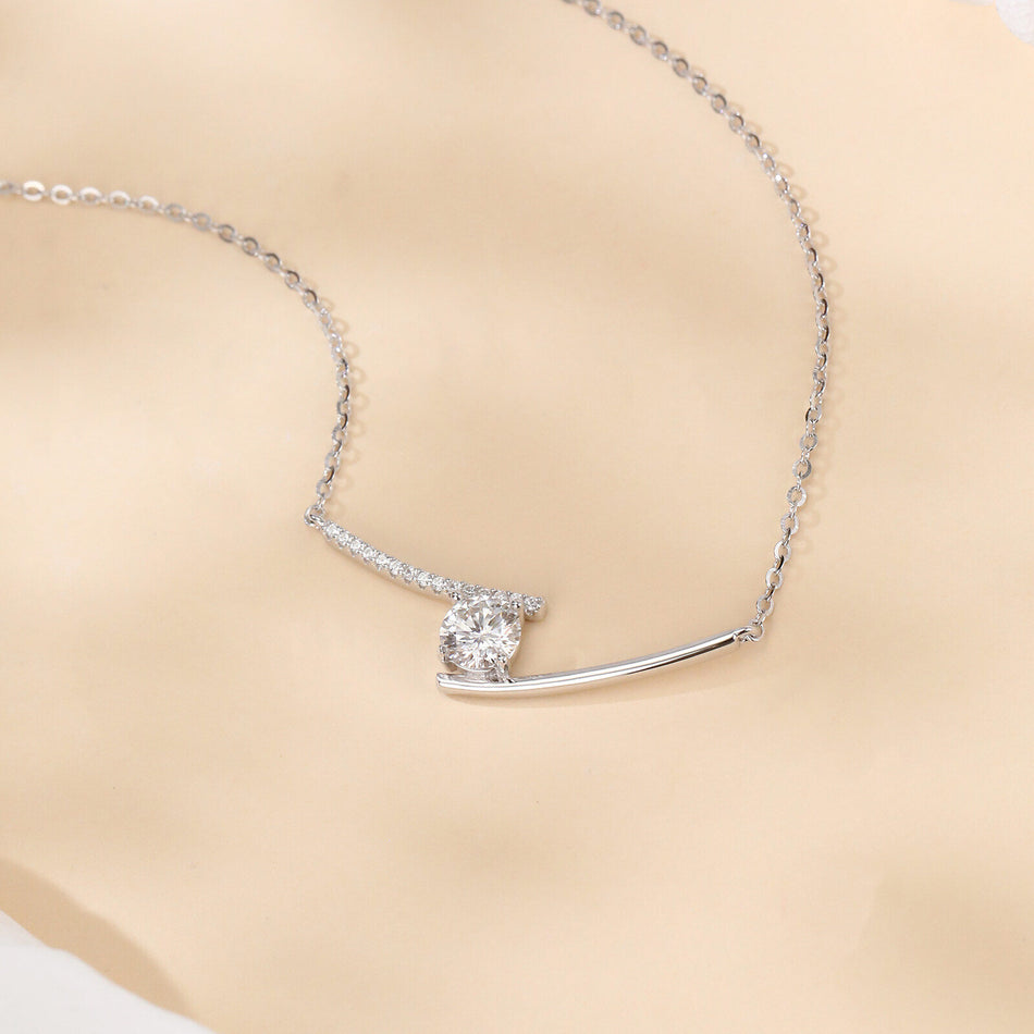 925 Sterling Silver Elegant Moissanite Necklace With Delicate Chain And Sparkling Accent