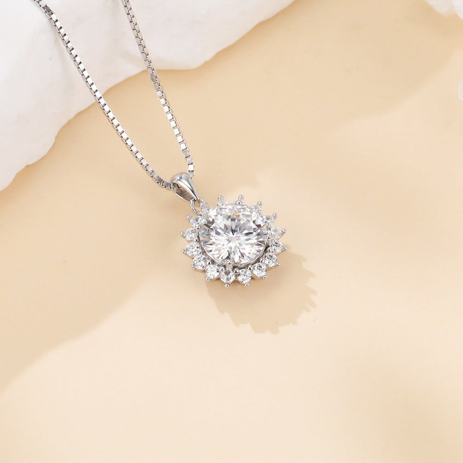 925 Sterling Silver Elegant Moissanite Necklace With Floral Halo Design - Timeless Elegance For Any Occasion