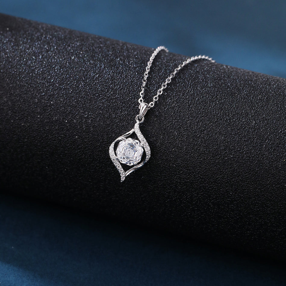 925 Sterling Silver Elegant Zircon Pendant Necklace: Timeless Silver Jewelry With Sparkling Accents