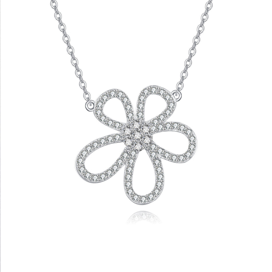 925 Sterling Silver Elegant Zircon Four-leaf Clover Pendant Necklace In Sterling Silver