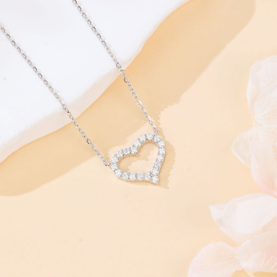925 Sterling Silver Elegant Moissanite Heart Pendant Necklace
