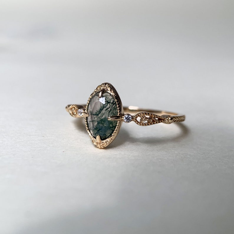 Sterling Silver Vintage Ring with Moss Agate and Gold Oval Green Gemstone
