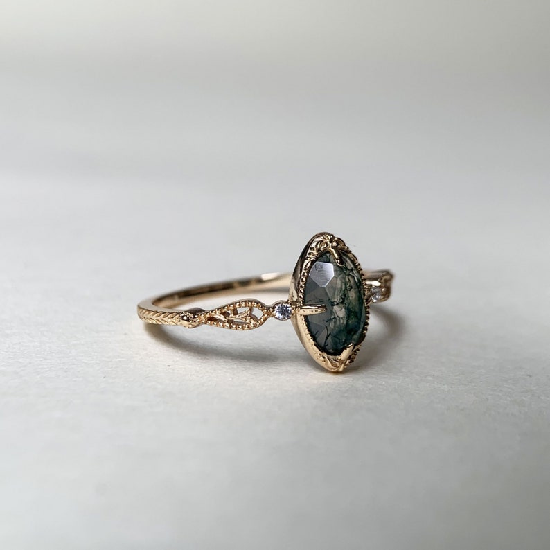 Sterling Silver Vintage Ring with Moss Agate and Gold Oval Green Gemstone