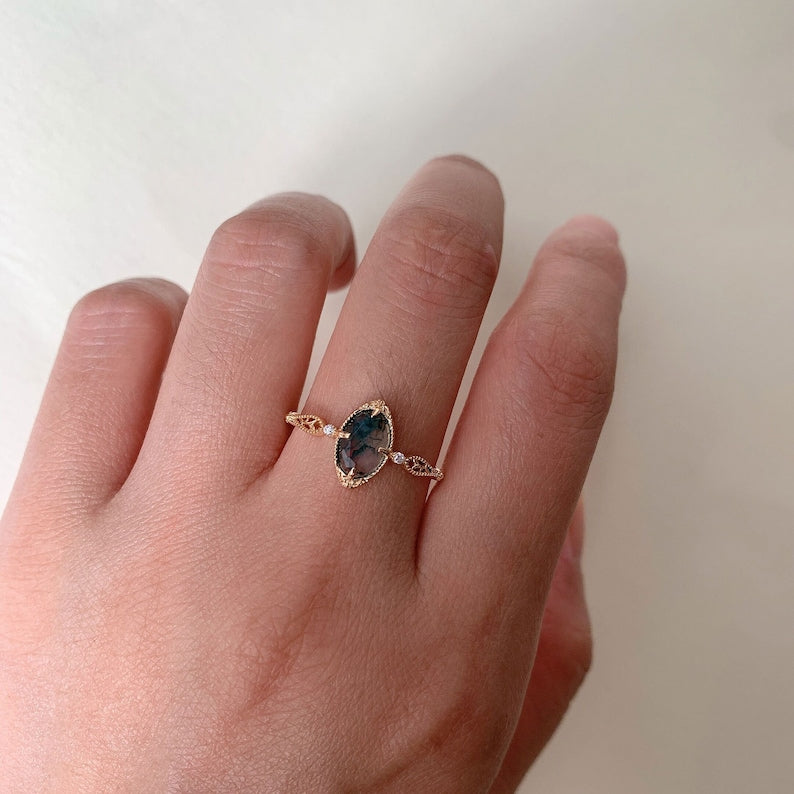 Sterling Silver Vintage Ring with Moss Agate and Gold Oval Green Gemstone